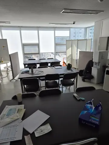 청주 사무실폐기물정리, 작업자 3명이 참여한 사무가구·집기 정리 현장 현장 사진