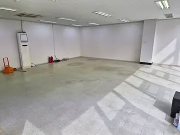 청주 사무실폐기물정리, 작업자 3명이 참여한 사무가구·집기 정리 현장 현장 사진