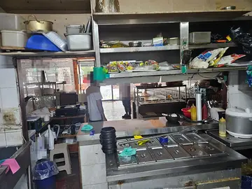 식당 철거 현장, 전주 분식집 천장·칸막이까지 2일 현장 사진